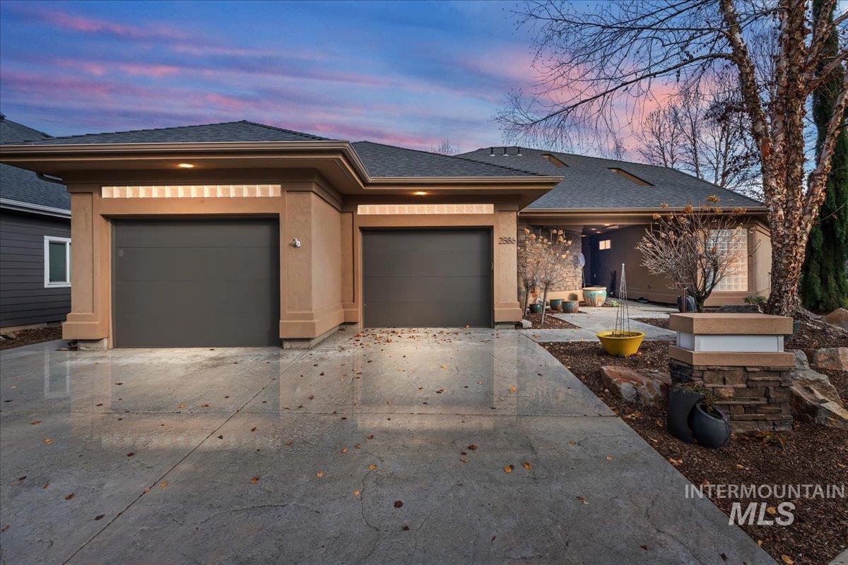 2586 S Creek Pointe Lane, Eagle, Idaho 83616, 3 Bedrooms, 3 Bathrooms, Residential For Sale, Price $849,900, 98977910