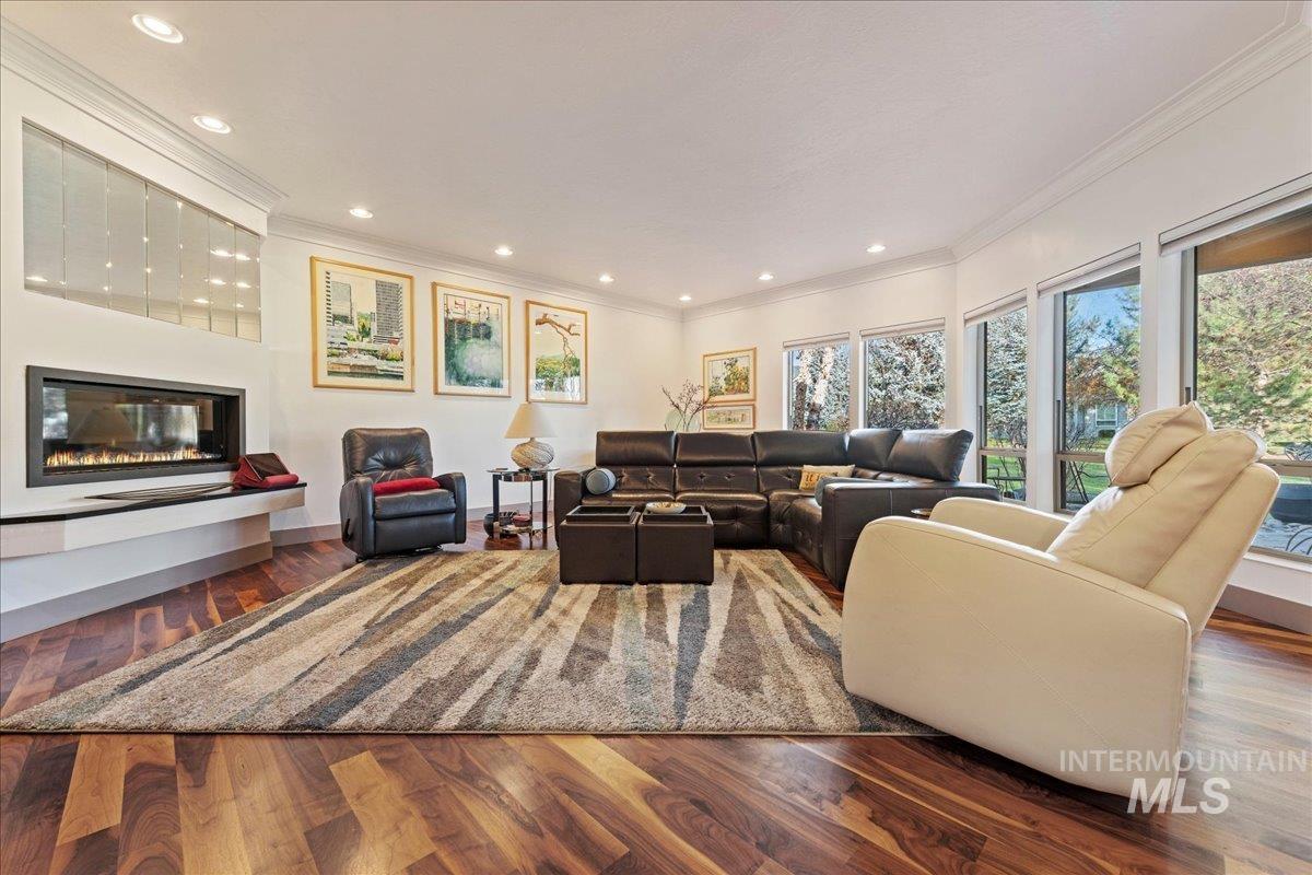 2586 S Creek Pointe Lane, Eagle, Idaho 83616, 3 Bedrooms, 3 Bathrooms, Residential For Sale, Price $849,900, 98977910