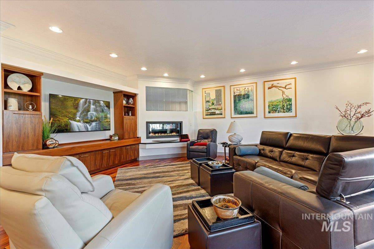 2586 S Creek Pointe Lane, Eagle, Idaho 83616, 3 Bedrooms, 3 Bathrooms, Residential For Sale, Price $849,900, 98977910