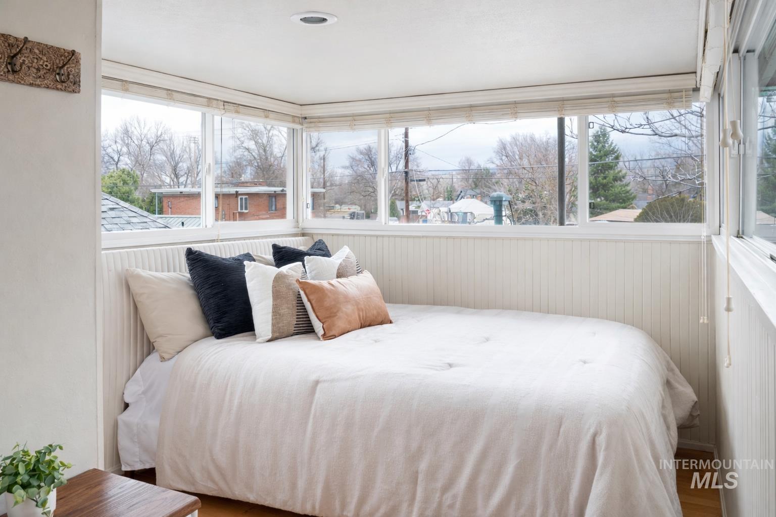 410 E Jefferson St, Boise, Idaho 83712, 3 Bedrooms, 1.5 Bathrooms, Residential For Sale, Price $635,000, 98977911