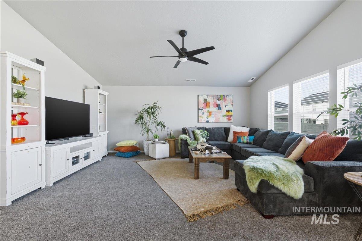 17627 N Helmer Ave, Nampa, Idaho 83687, 4 Bedrooms, 2 Bathrooms, Residential For Sale, Price $419,900,MLS 98977912