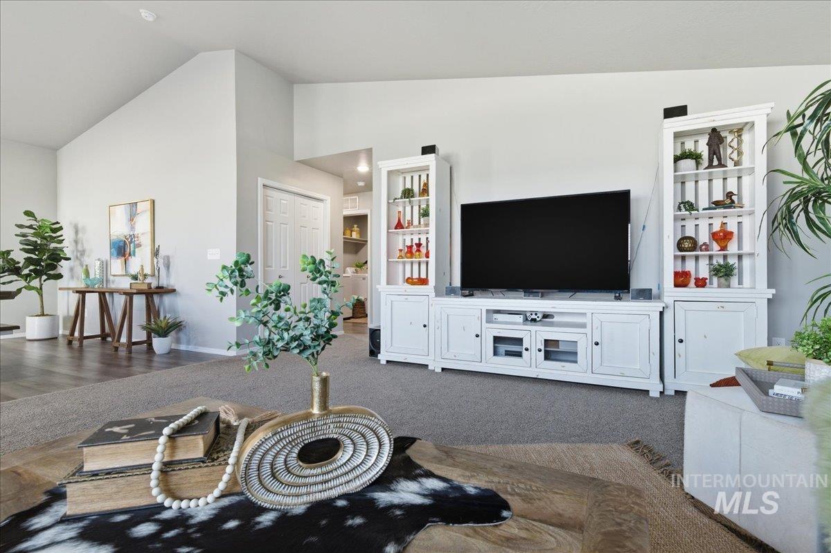 17627 N Helmer Ave, Nampa, Idaho 83687, 4 Bedrooms, 2 Bathrooms, Residential For Sale, Price $419,900,MLS 98977912