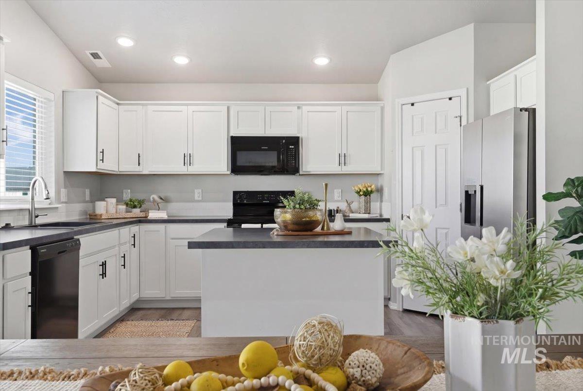 17627 N Helmer Ave, Nampa, Idaho 83687, 4 Bedrooms, 2 Bathrooms, Residential For Sale, Price $419,900,MLS 98977912