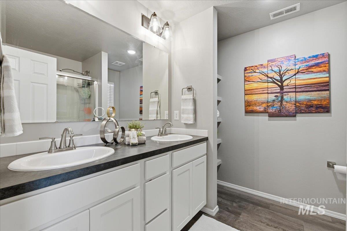 17627 N Helmer Ave, Nampa, Idaho 83687, 4 Bedrooms, 2 Bathrooms, Residential For Sale, Price $419,900,MLS 98977912