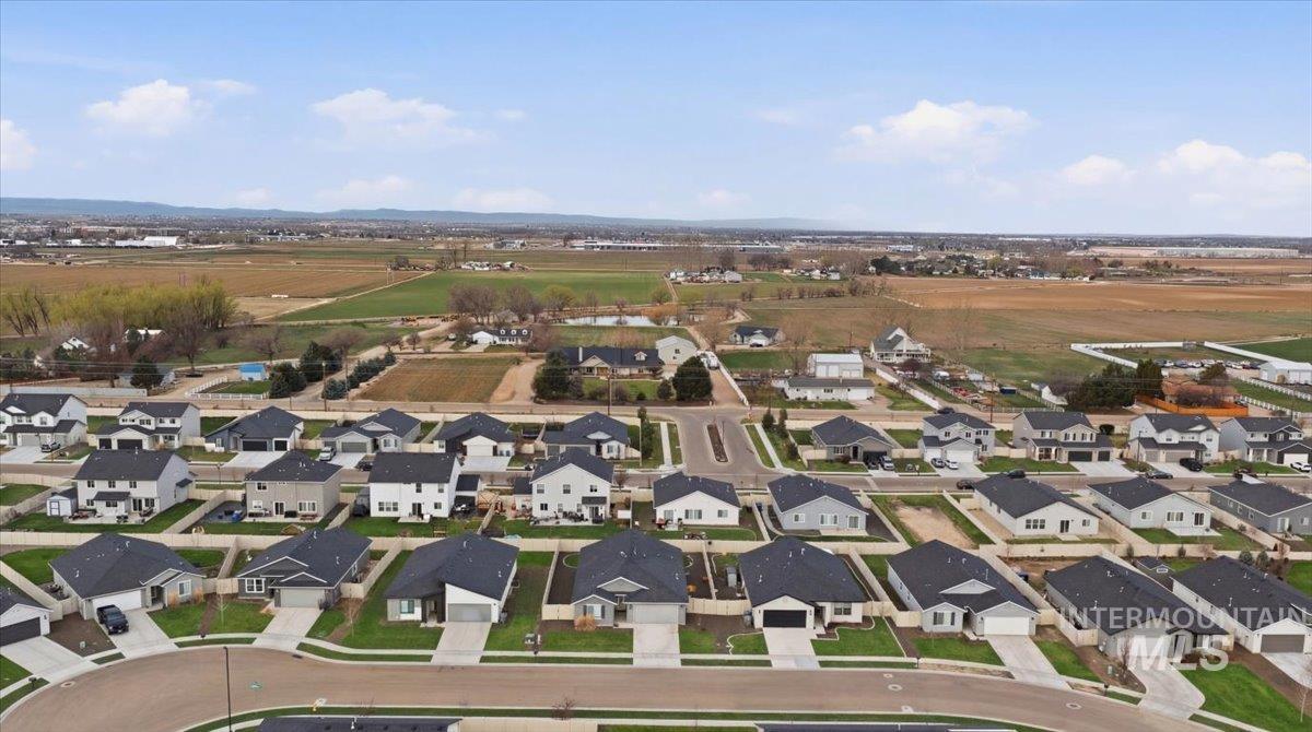 17627 N Helmer Ave, Nampa, Idaho 83687, 4 Bedrooms, 2 Bathrooms, Residential For Sale, Price $419,900,MLS 98977912