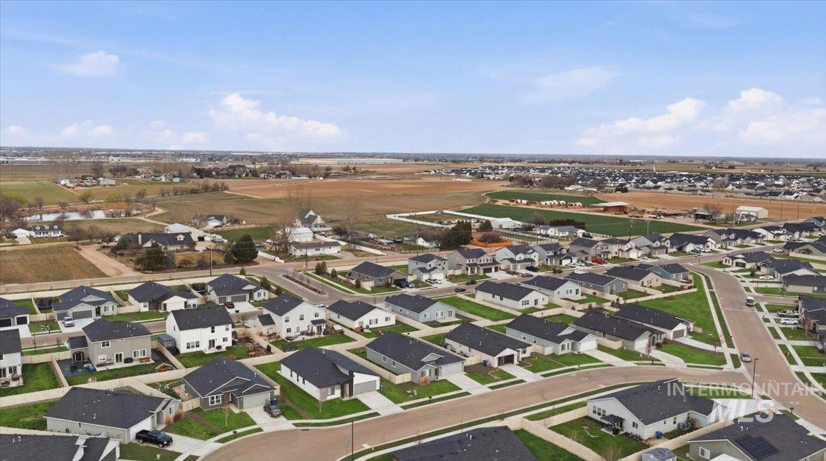 17627 N Helmer Ave, Nampa, Idaho 83687, 4 Bedrooms, 2 Bathrooms, Residential For Sale, Price $419,900,MLS 98977912