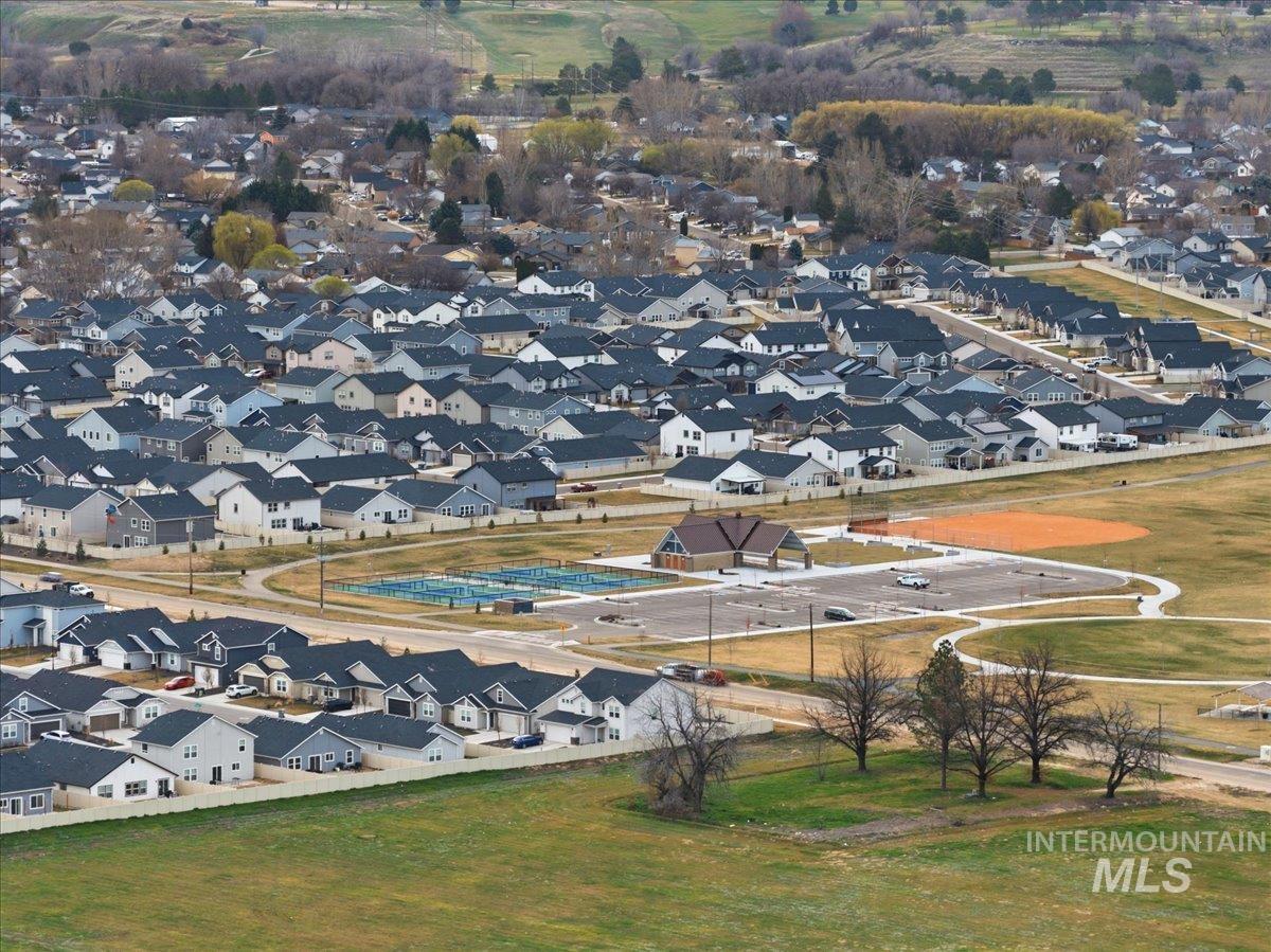 17627 N Helmer Ave, Nampa, Idaho 83687, 4 Bedrooms, 2 Bathrooms, Residential For Sale, Price $419,900,MLS 98977912