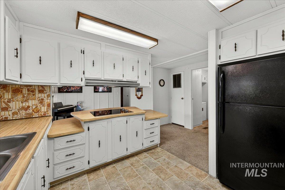 5384 N Glencrest Ln, Boise, Idaho 83714-2326, 3 Bedrooms, 2 Bathrooms, Residential For Sale, Price $129,900, 98977915