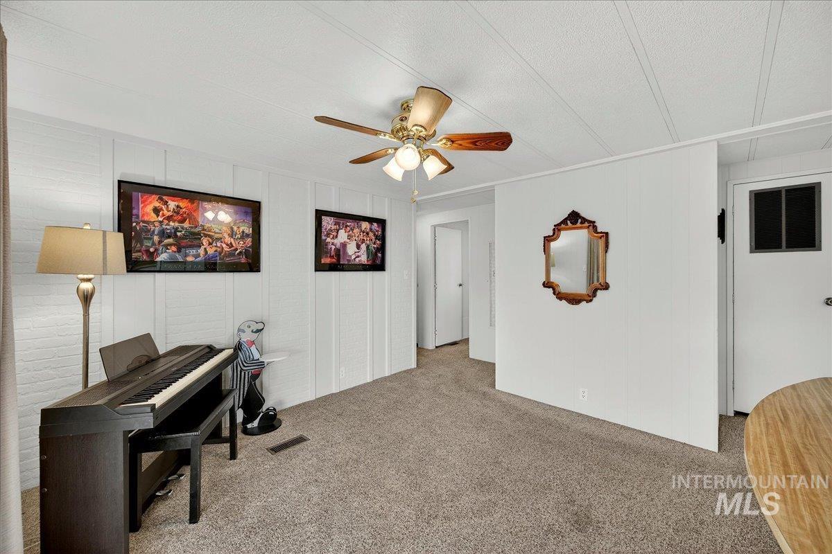5384 N Glencrest Ln, Boise, Idaho 83714, 3 Bedrooms, 2 Bathrooms, Residential For Sale, Price $76,000, 98977915