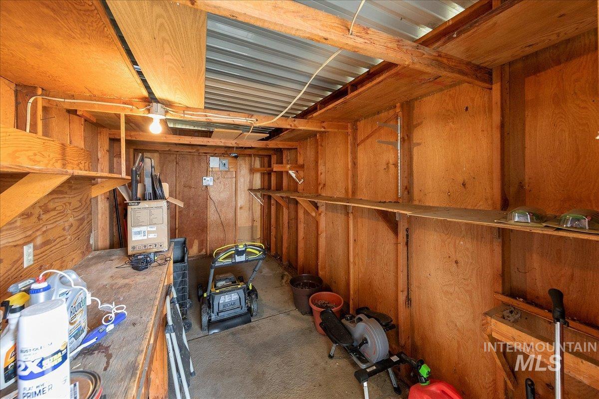 5384 N Glencrest Ln, Boise, Idaho 83714, 3 Bedrooms, 2 Bathrooms, Residential For Sale, Price $76,000, 98977915