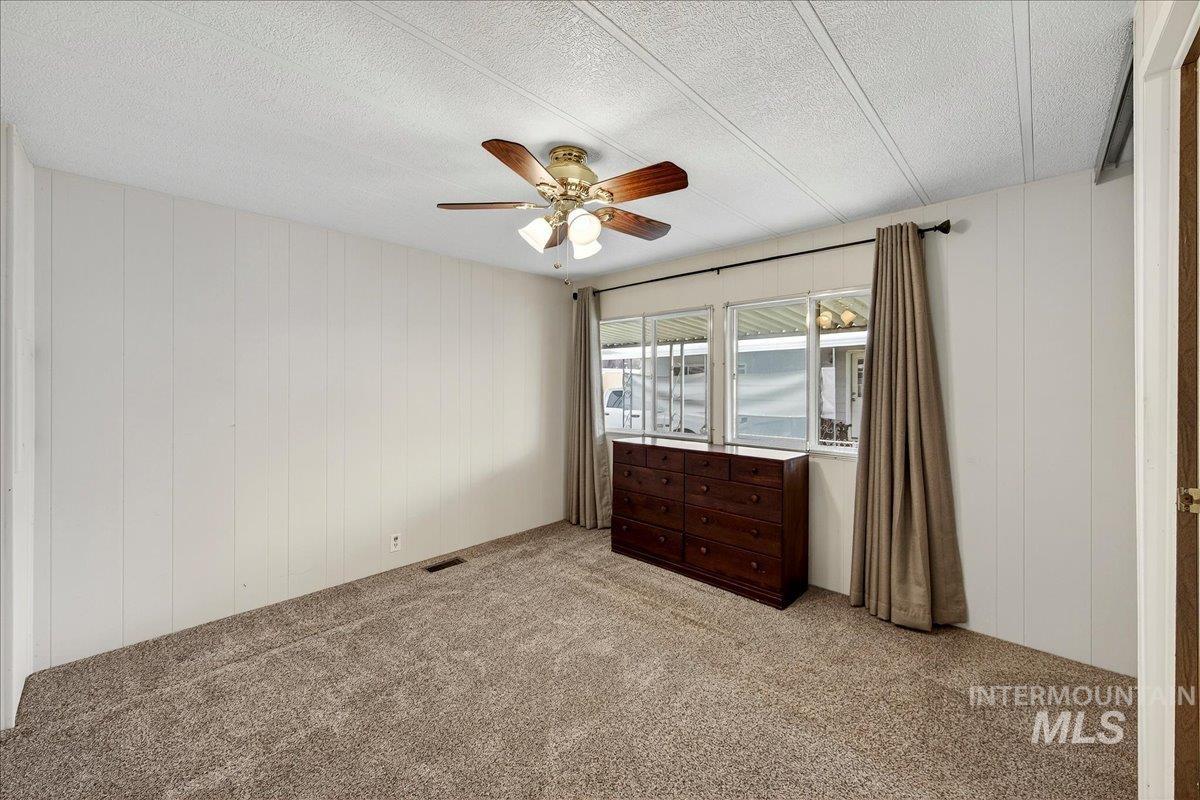 5384 N Glencrest Ln, Boise, Idaho 83714-2326, 3 Bedrooms, 2 Bathrooms, Residential For Sale, Price $129,900, 98977915