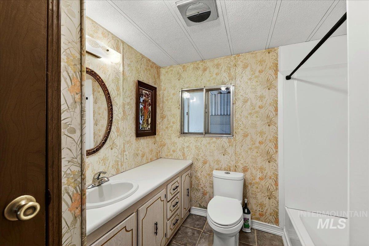 5384 N Glencrest Ln, Boise, Idaho 83714, 3 Bedrooms, 2 Bathrooms, Residential For Sale, Price $76,000, 98977915