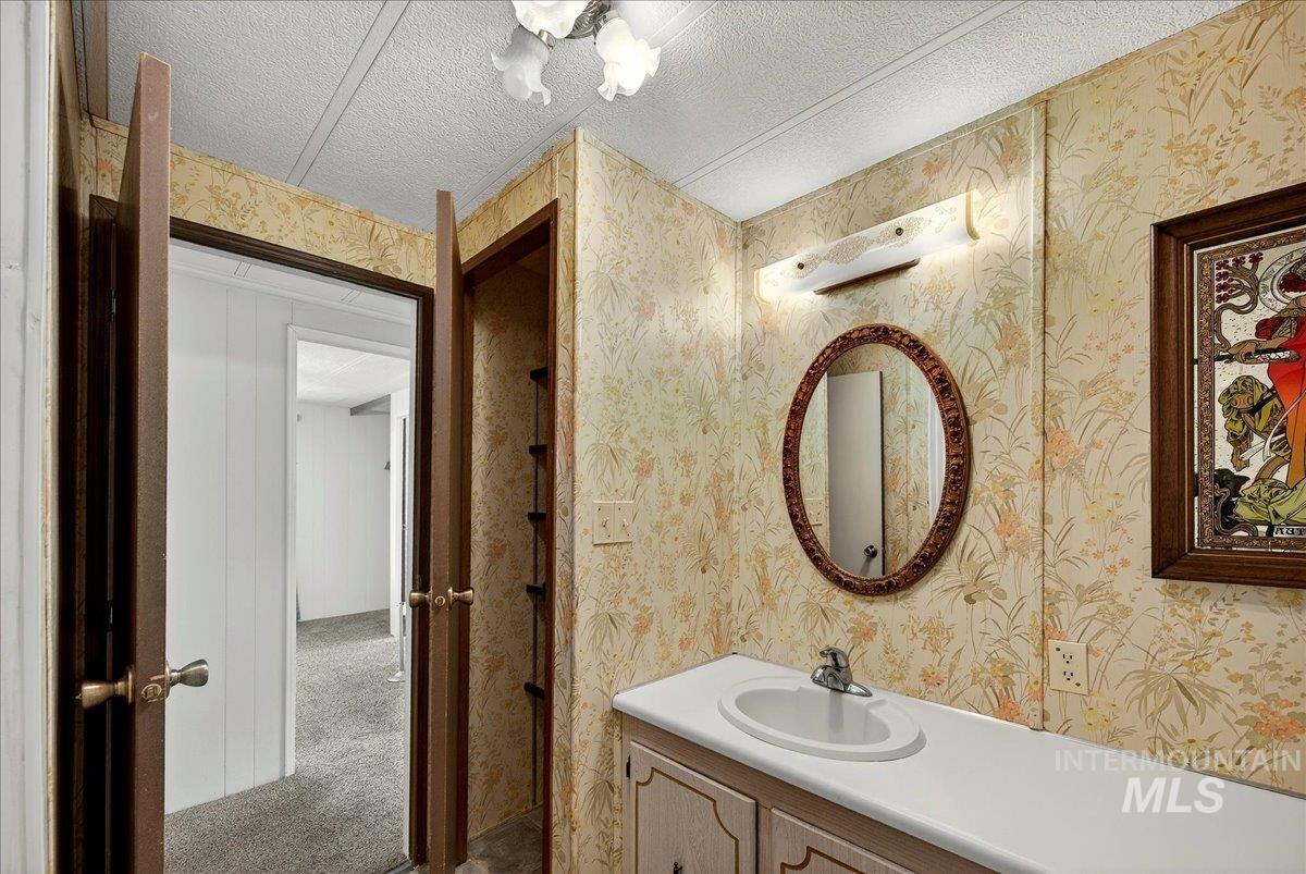 5384 N Glencrest Ln, Boise, Idaho 83714, 3 Bedrooms, 2 Bathrooms, Residential For Sale, Price $76,000, 98977915