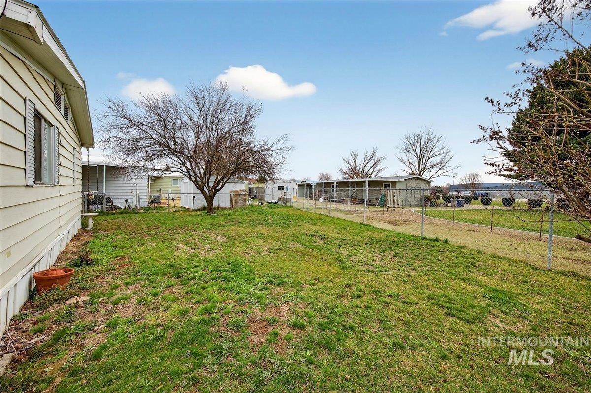 5384 N Glencrest Ln, Boise, Idaho 83714-2326, 3 Bedrooms, 2 Bathrooms, Residential For Sale, Price $129,900, 98977915