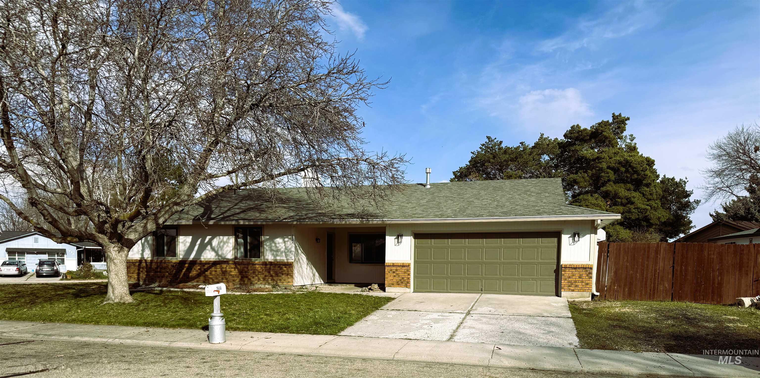 2644 W Rebecca, Meridian, Idaho 83646, 3 Bedrooms, 2 Bathrooms, Residential For Sale, Price $450,000,MLS 98977916