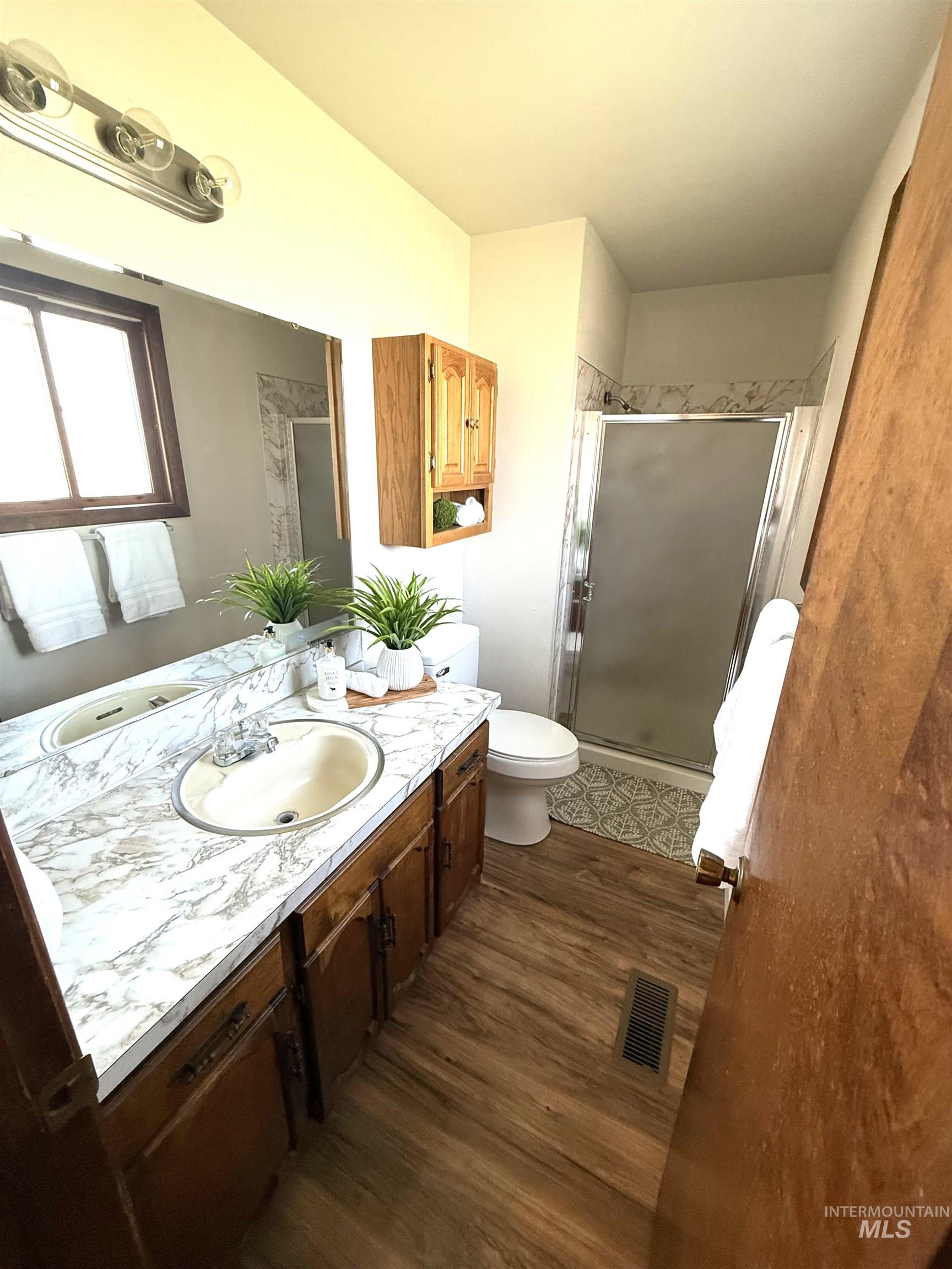 2644 W Rebecca, Meridian, Idaho 83646, 3 Bedrooms, 2 Bathrooms, Residential For Sale, Price $443,500,MLS 98977916