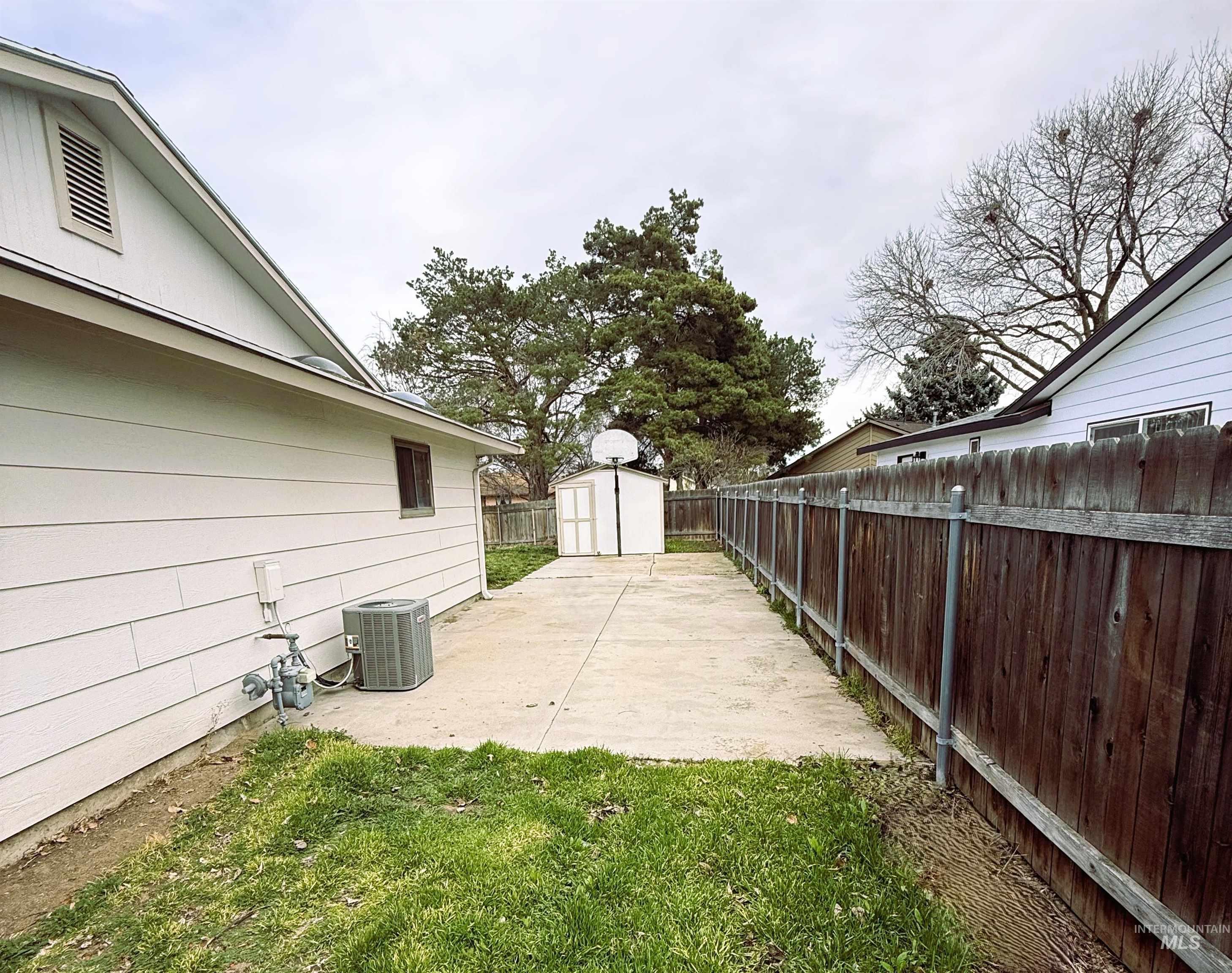 2644 W Rebecca, Meridian, Idaho 83646, 3 Bedrooms, 2 Bathrooms, Residential For Sale, Price $443,500,MLS 98977916