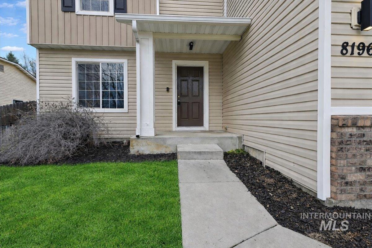 8196 W Grubstake St, Boise, Idaho 83709, 4 Bedrooms, 2.5 Bathrooms, Residential For Sale, Price $499,900,MLS 98977918