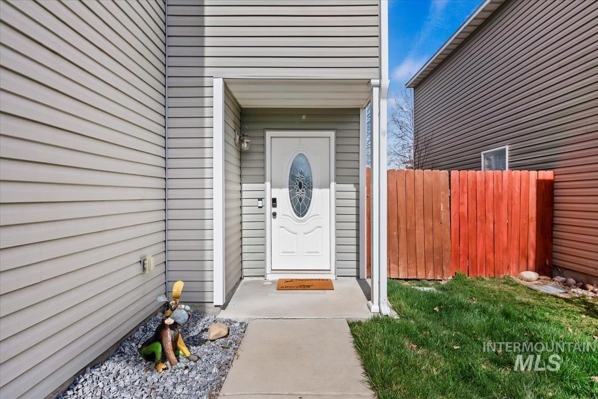 9690 W Weir Hollis Dr, Boise, Idaho 83709, 3 Bedrooms, 2.5 Bathrooms, Residential For Sale, Price $420,000,MLS 98977919