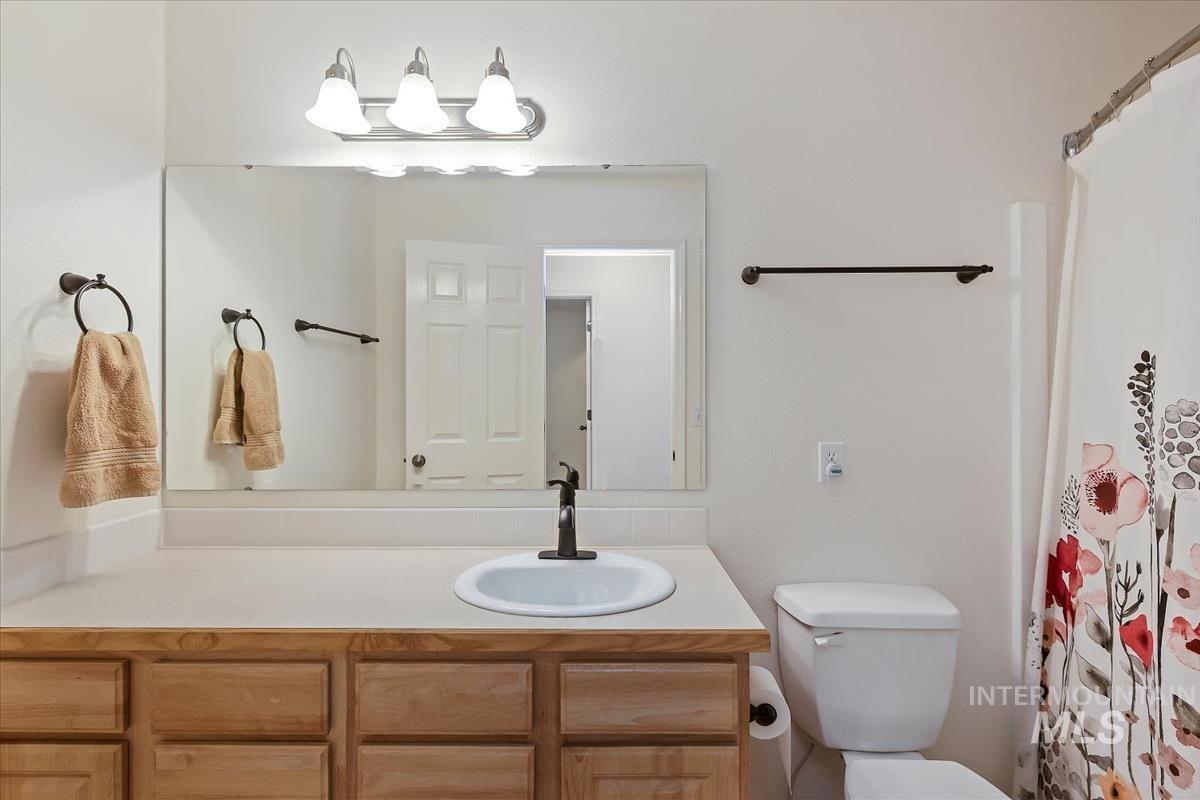 9690 W Weir Hollis Dr, Boise, Idaho 83709, 3 Bedrooms, 2.5 Bathrooms, Residential For Sale, Price $420,000,MLS 98977919