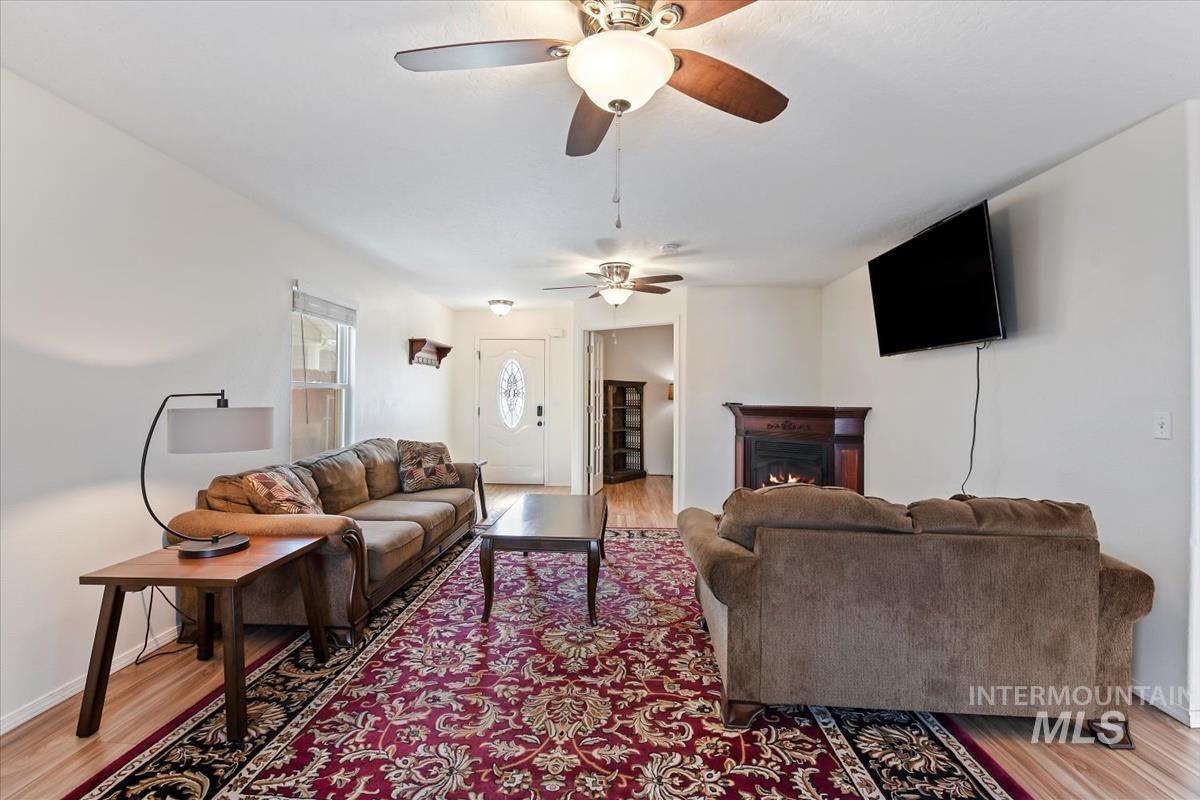 9690 W Weir Hollis Dr, Boise, Idaho 83709, 3 Bedrooms, 2.5 Bathrooms, Residential For Sale, Price $420,000,MLS 98977919