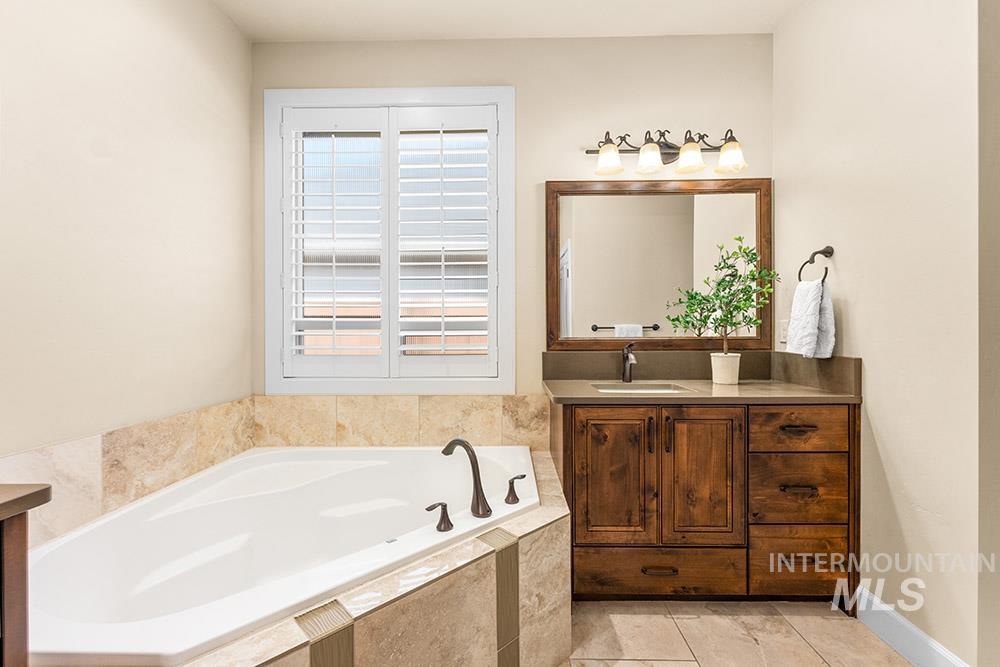 3488 W Sand Wedge St, Meridian, Idaho 83646, 3 Bedrooms, 2 Bathrooms, Residential For Sale, Price $799,900,MLS 98977921