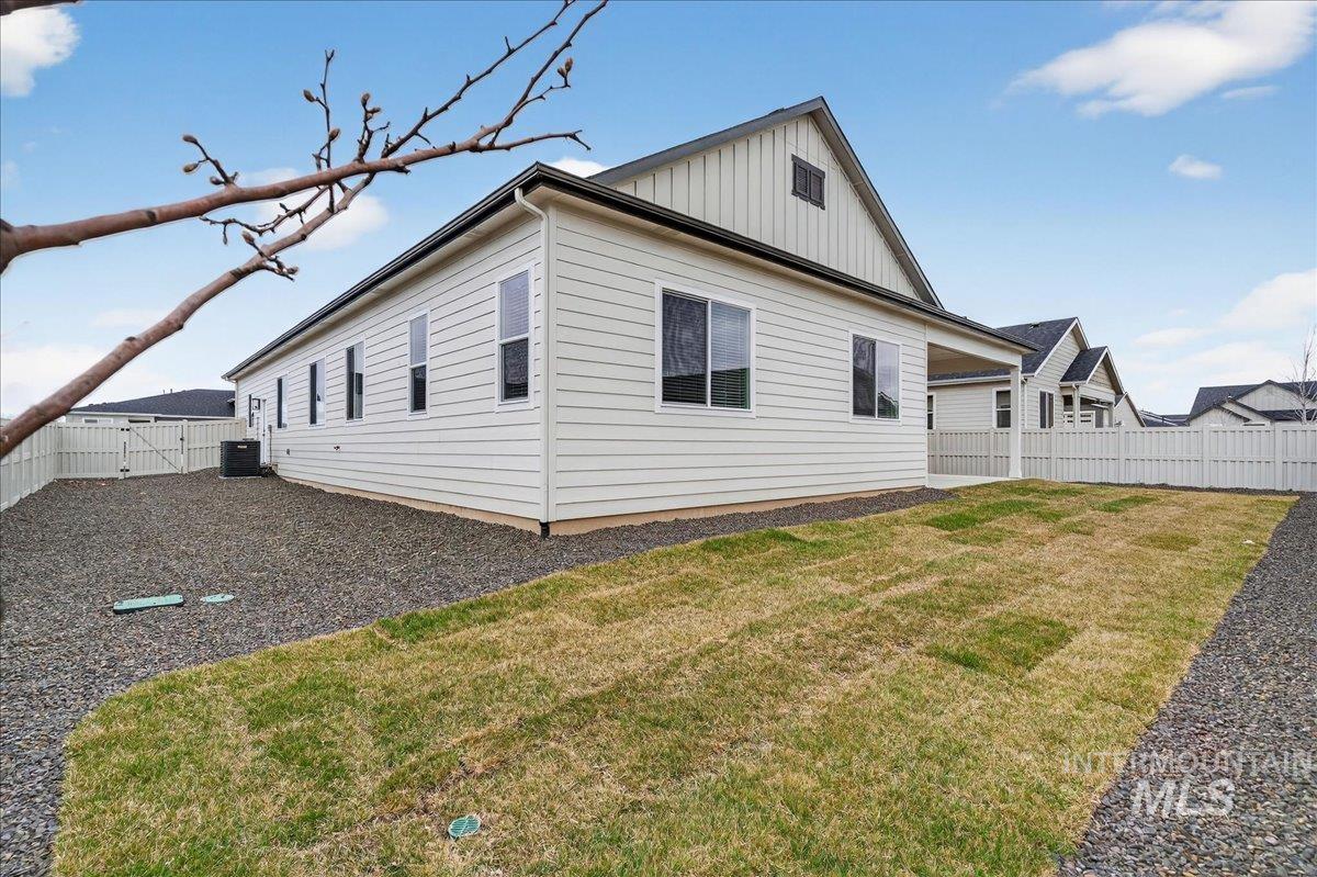 1363 Stirling Meadows, Middleton, Idaho 83644, 4 Bedrooms, 3.5 Bathrooms, Residential For Sale, Price $664,990,MLS 98977923