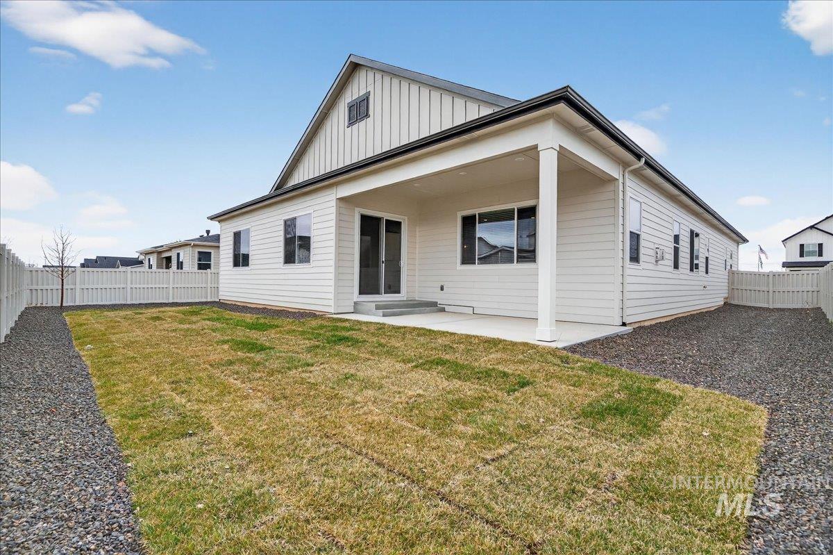 1363 Stirling Meadows, Middleton, Idaho 83644, 4 Bedrooms, 3.5 Bathrooms, Residential For Sale, Price $664,990,MLS 98977923