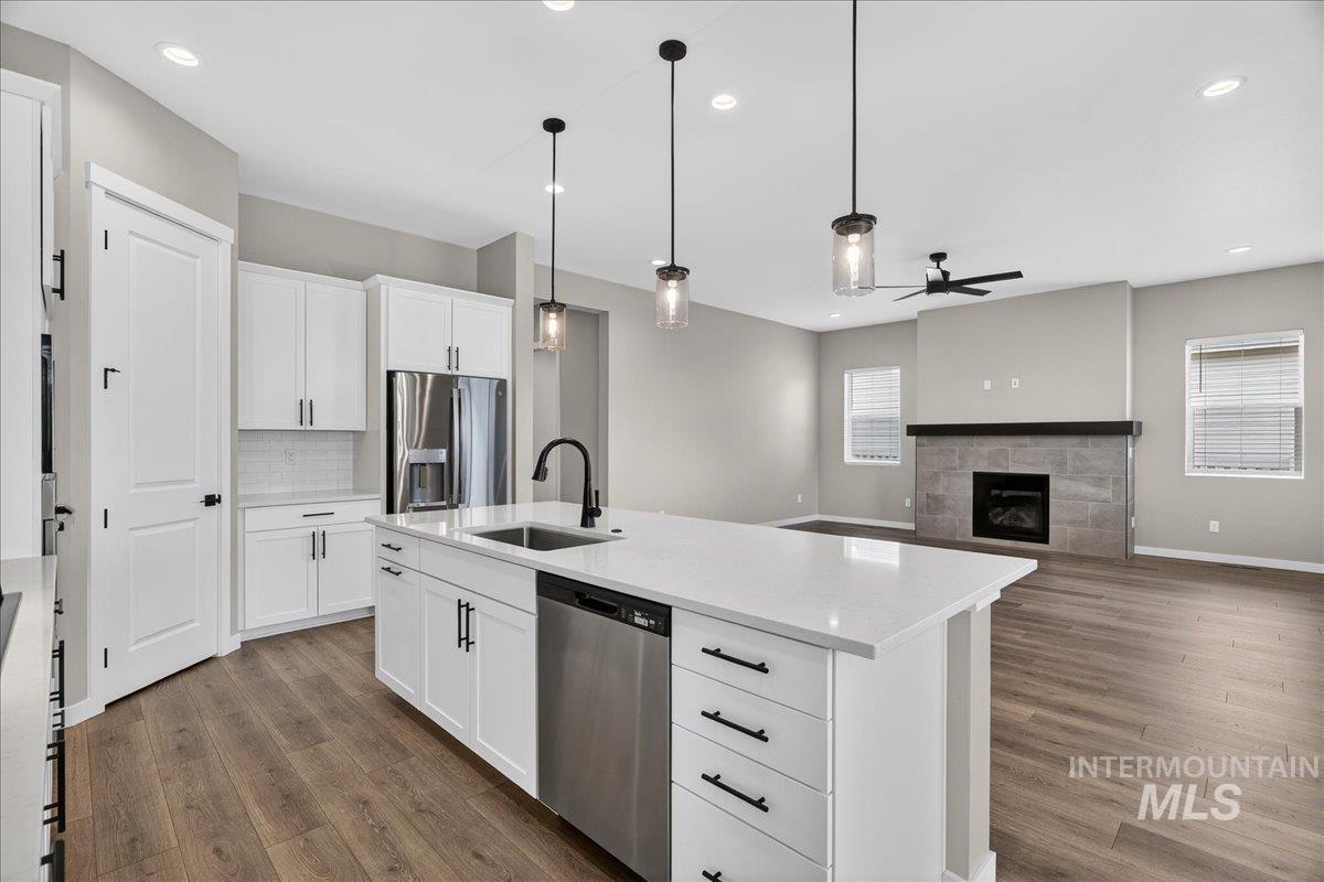 1363 Stirling Meadows, Middleton, Idaho 83644, 4 Bedrooms, 3.5 Bathrooms, Residential For Sale, Price $664,990,MLS 98977923