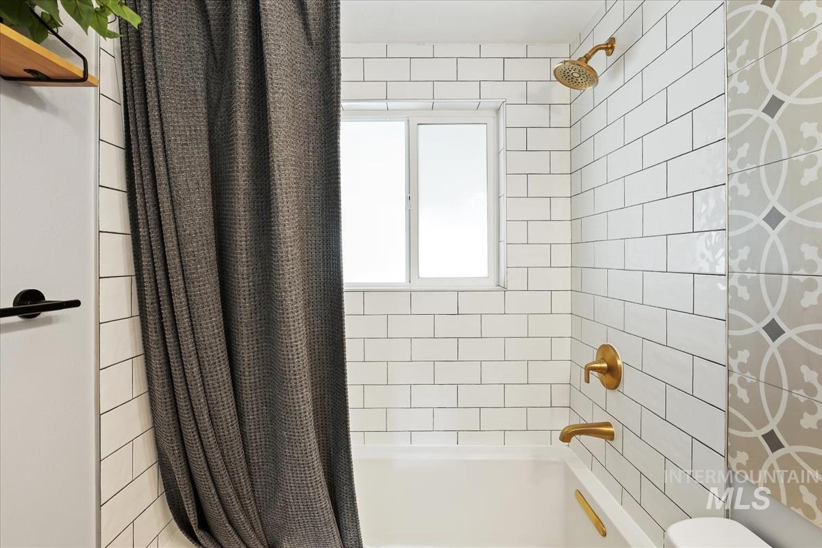 6417 W Everett St, Boise, Idaho 83704, 3 Bedrooms, 1 Bathroom, Residential For Sale, Price $375,000,MLS 98977924