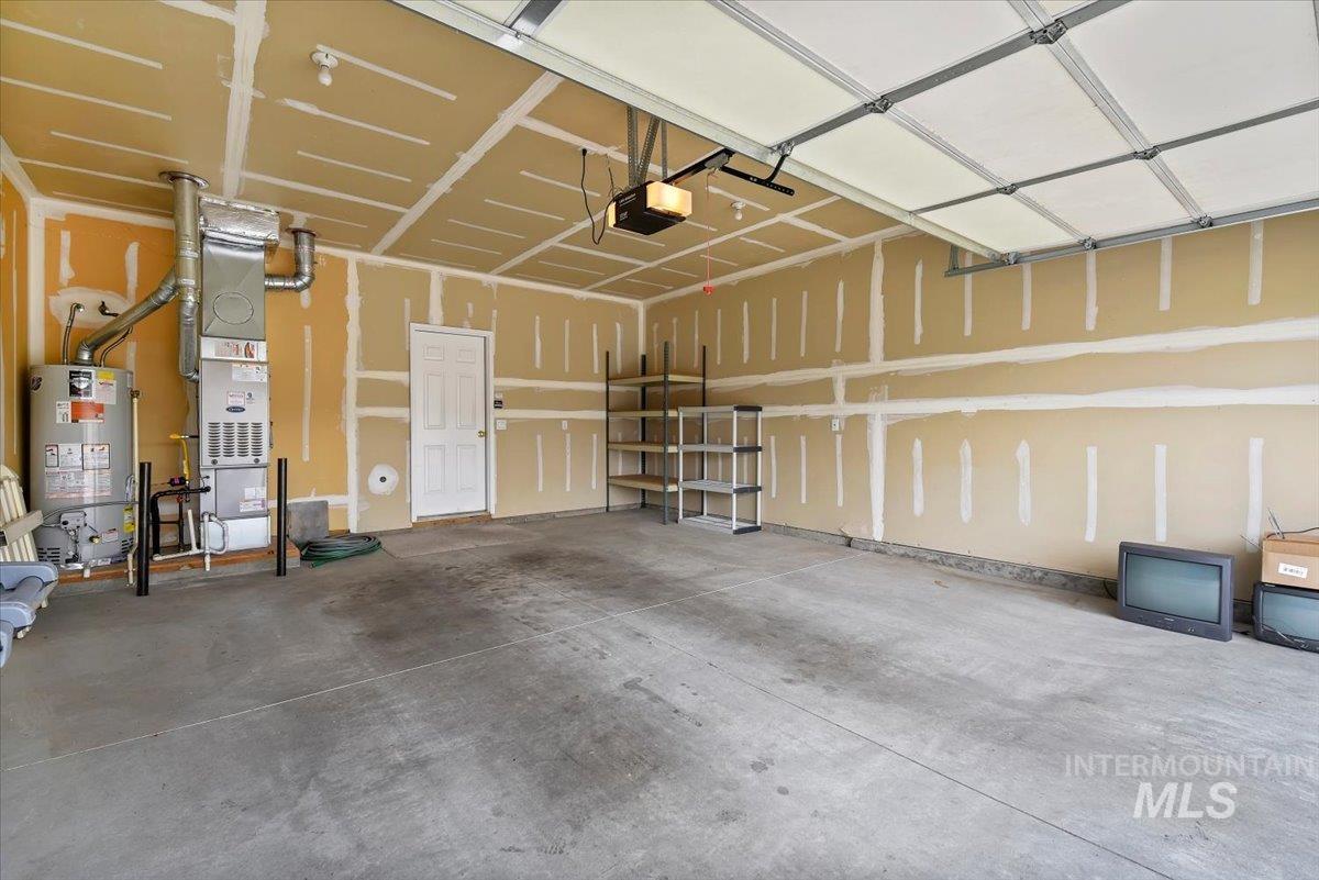 9184 W Tudor Ct, Boise, Idaho 83704, 2 Bedrooms, 2 Bathrooms, Residential For Sale, Price $387,500,MLS 98977925