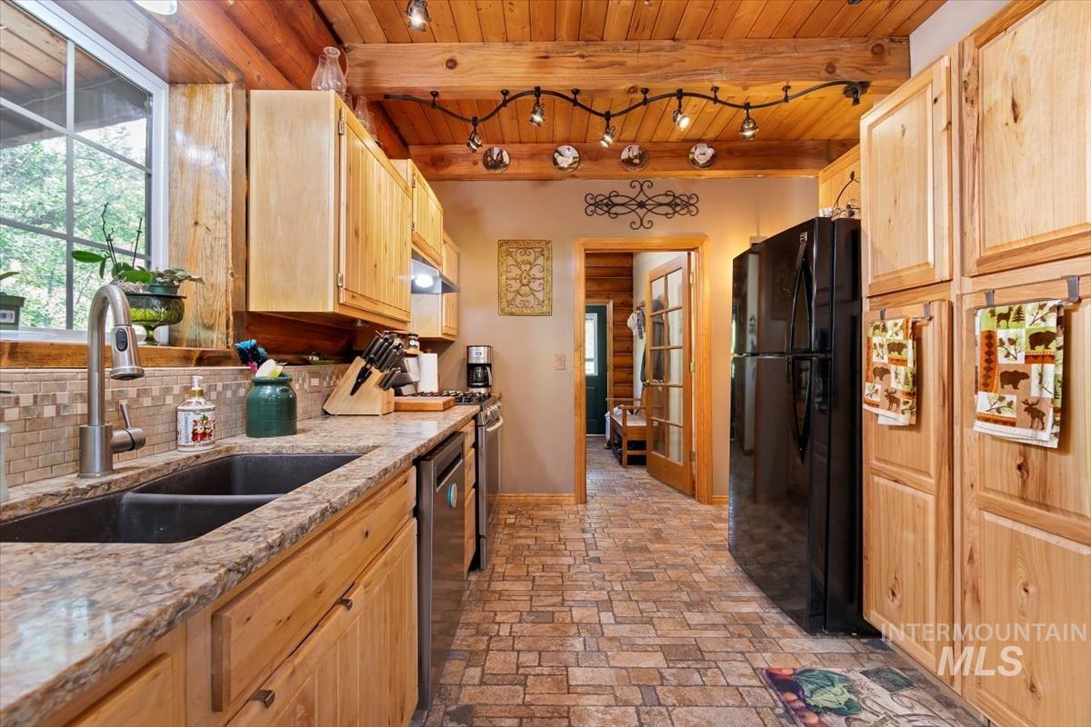 20 Red Fir Dr., Boise, Idaho 83716, 3 Bedrooms, 2 Bathrooms, Residential For Sale, Price $819,000, 98977926