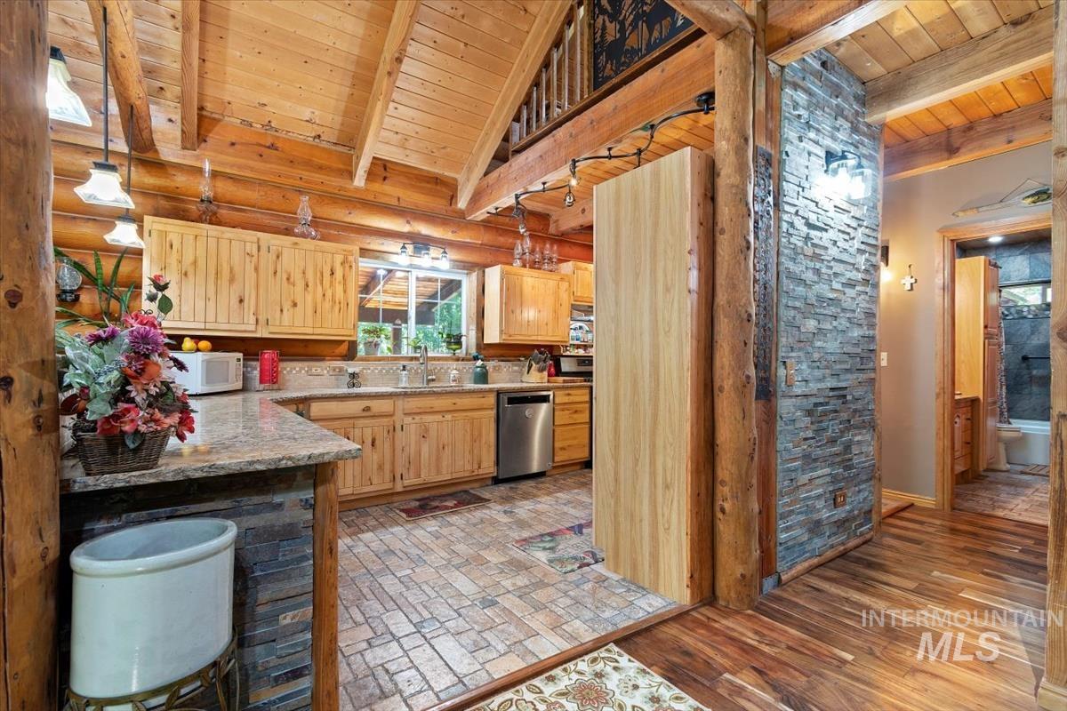 20 Red Fir Dr., Boise, Idaho 83716, 3 Bedrooms, 2 Bathrooms, Residential For Sale, Price $819,000, 98977926