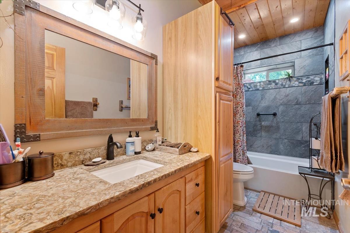 20 Red Fir Dr., Boise, Idaho 83716, 3 Bedrooms, 2 Bathrooms, Residential For Sale, Price $819,000, 98977926