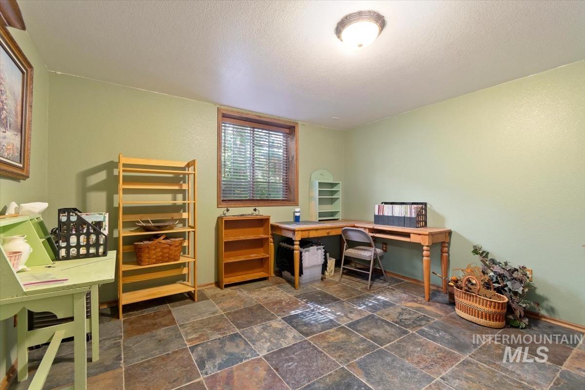 20 Red Fir Dr., Boise, Idaho 83716, 3 Bedrooms, 2 Bathrooms, Residential For Sale, Price $819,000, 98977926