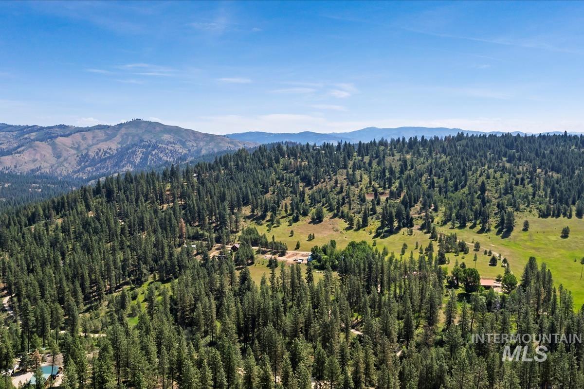 20 Red Fir Dr., Boise, Idaho 83716, 3 Bedrooms, 2 Bathrooms, Residential For Sale, Price $819,000, 98977926