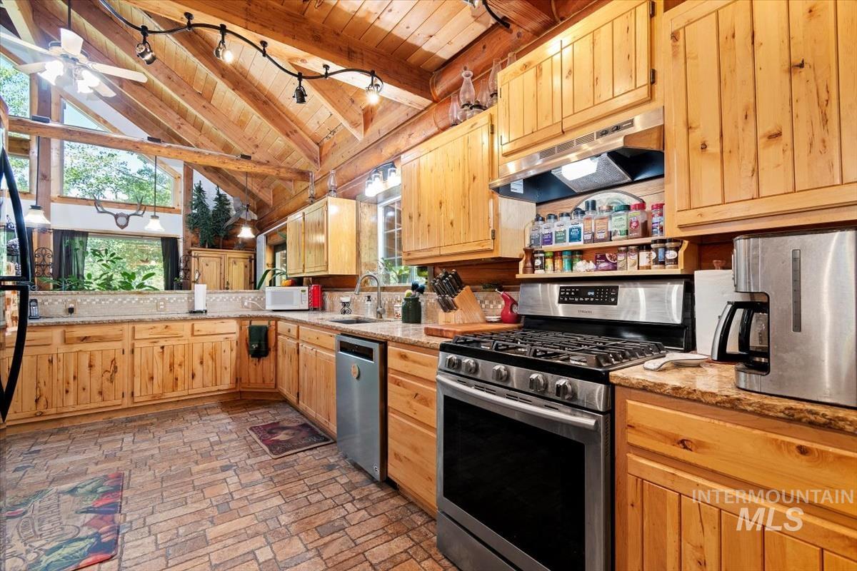 20 Red Fir Dr., Boise, Idaho 83716, 3 Bedrooms, 2 Bathrooms, Residential For Sale, Price $819,000, 98977926