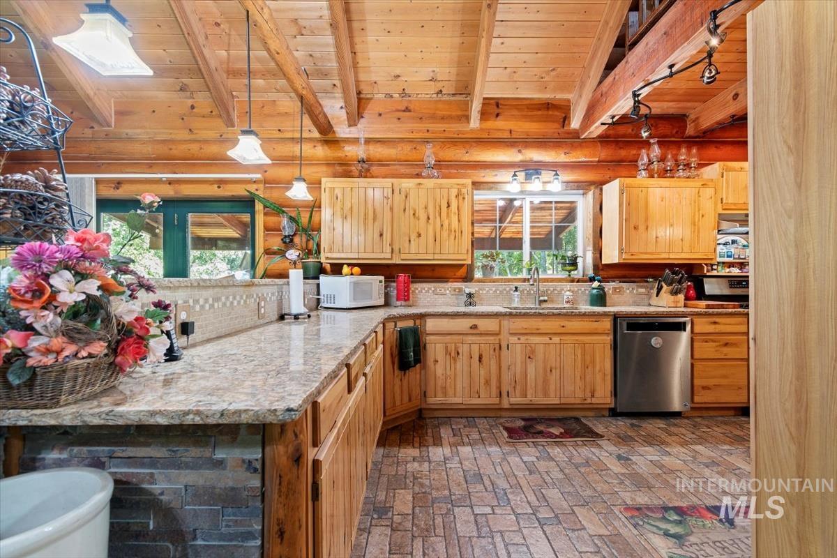 20 Red Fir Dr., Boise, Idaho 83716, 3 Bedrooms, 2 Bathrooms, Residential For Sale, Price $819,000, 98977926