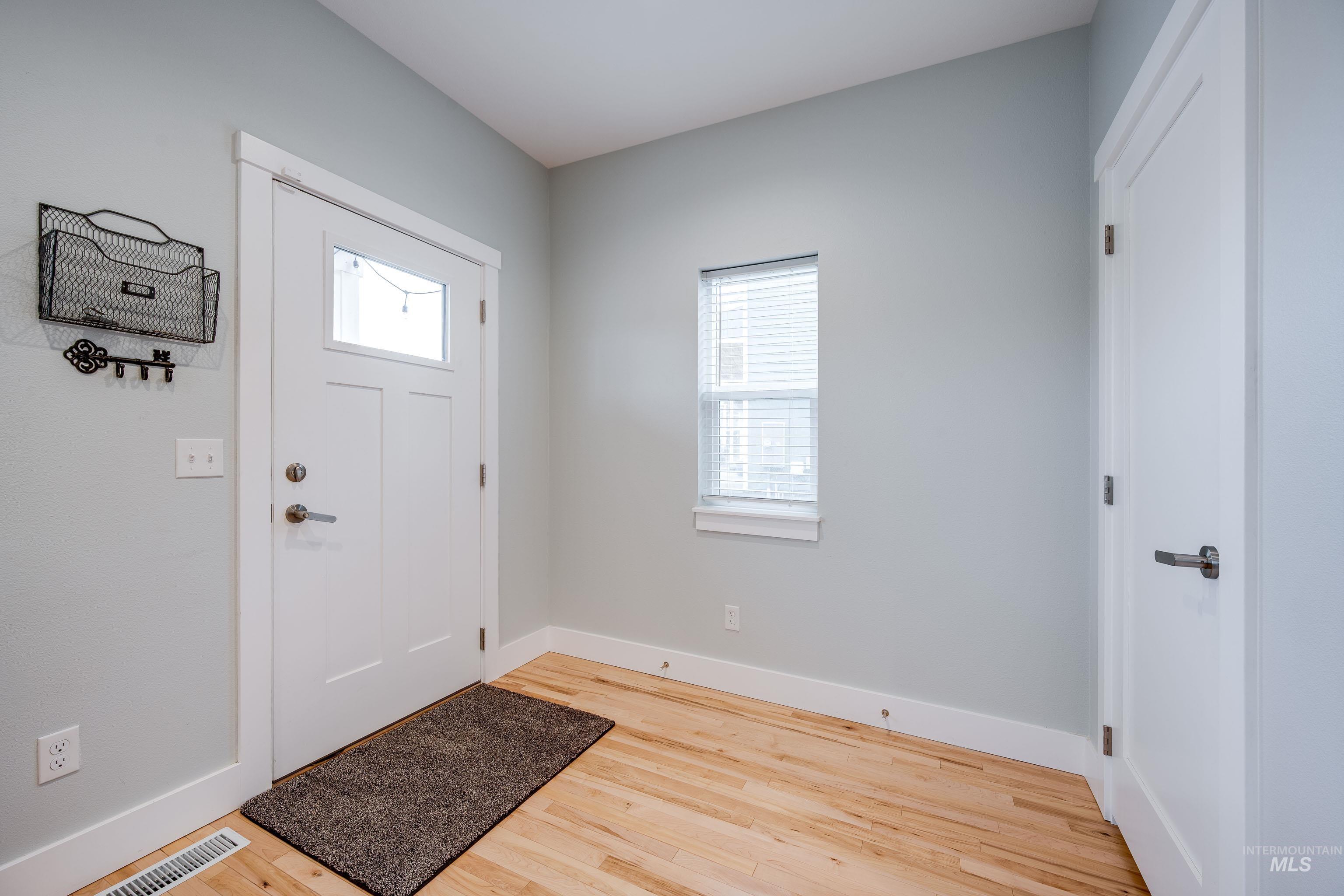 1627 E Third St, Moscow, Idaho 83843, 4 Bedrooms, 3 Bathrooms, Residential For Sale, Price $467,000, 98977927