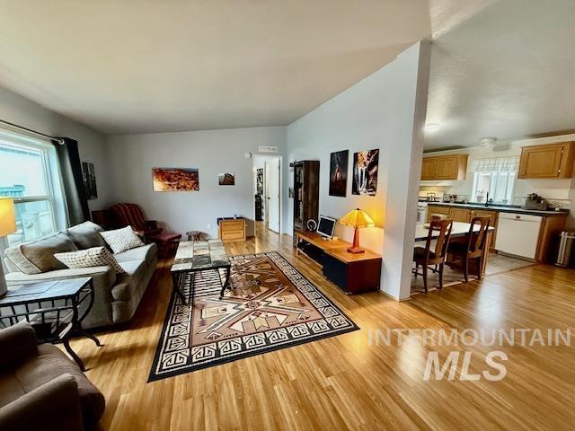 2115 W 6th Avenue, Clarkston, Washington 99403, 4 Bedrooms, 2 Bathrooms, Residential For Sale, Price $125,000, 98977931