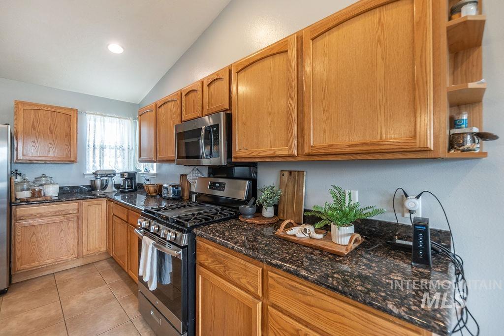 803 S Boise, Glenns Ferry, Idaho 83623, 4 Bedrooms, 3 Bathrooms, Residential For Sale, Price $685,000, 98977932