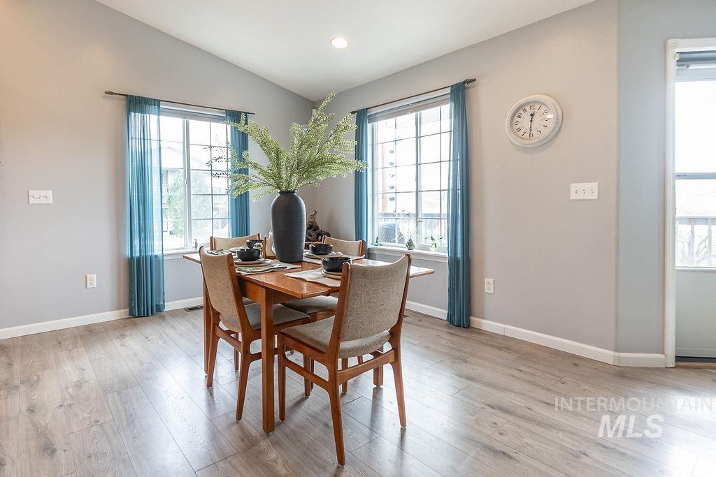 803 S Boise, Glenns Ferry, Idaho 83623, 4 Bedrooms, 3 Bathrooms, Residential For Sale, Price $685,000, 98977932