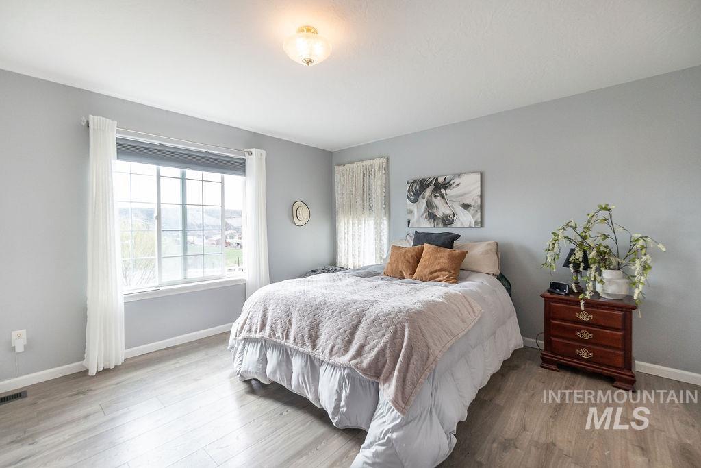 803 S Boise, Glenns Ferry, Idaho 83623, 4 Bedrooms, 3 Bathrooms, Residential For Sale, Price $685,000, 98977932