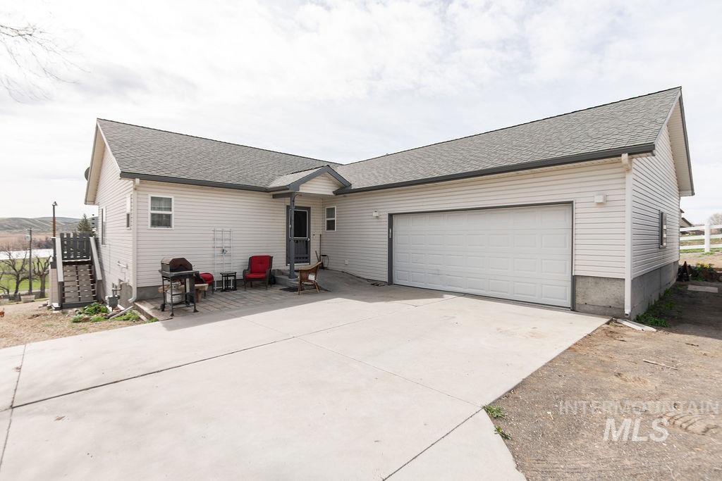 803 S Boise, Glenns Ferry, Idaho 83623, 4 Bedrooms, 3 Bathrooms, Residential For Sale, Price $685,000,MLS 98977932