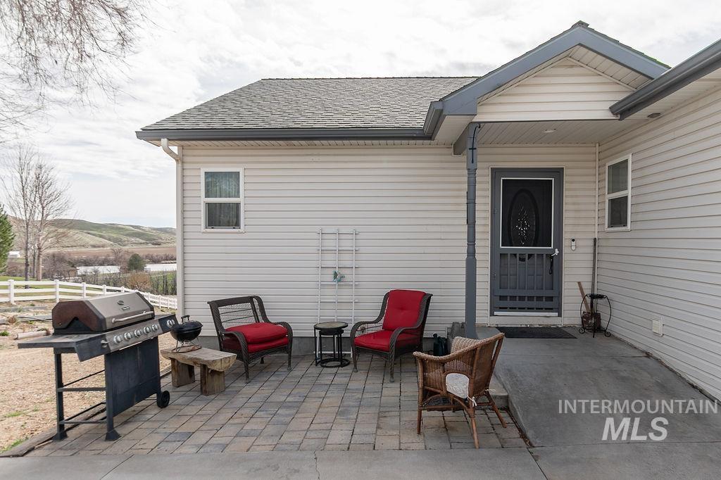 803 S Boise, Glenns Ferry, Idaho 83623, 4 Bedrooms, 3 Bathrooms, Residential For Sale, Price $625,000,MLS 98977932
