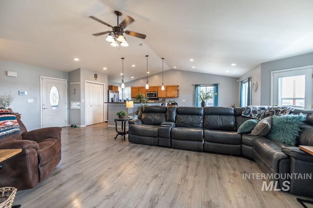 803 S Boise, Glenns Ferry, Idaho 83623, 4 Bedrooms, 3 Bathrooms, Residential For Sale, Price $685,000,MLS 98977932