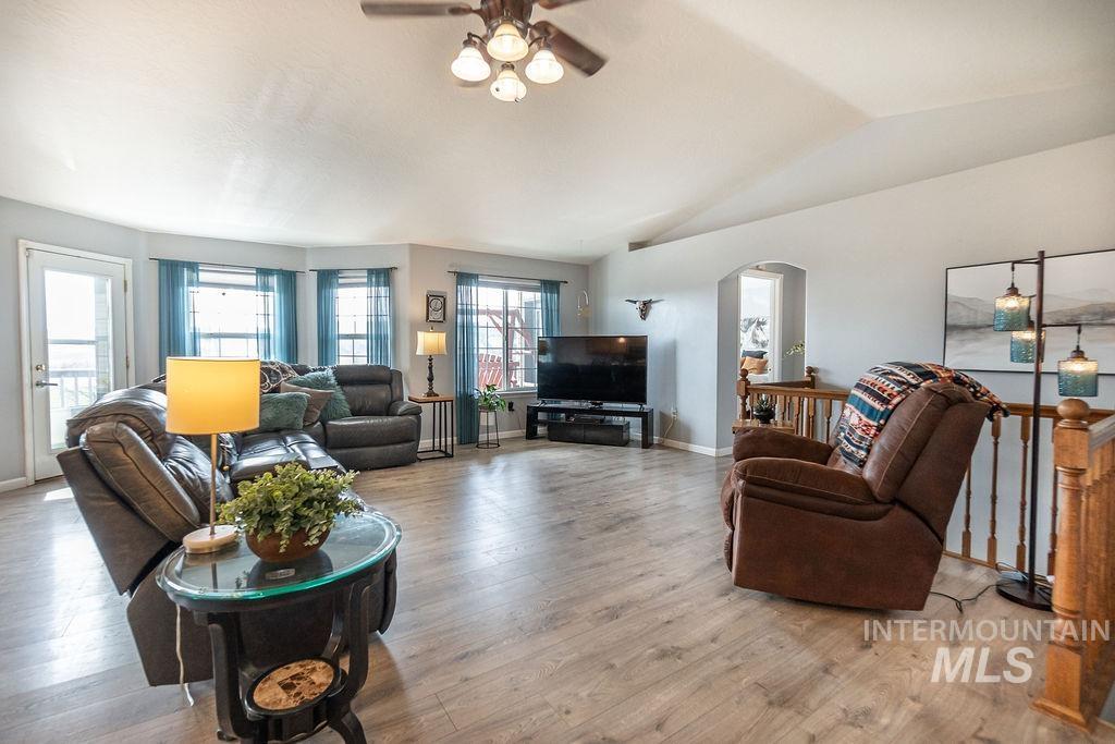 803 S Boise, Glenns Ferry, Idaho 83623, 4 Bedrooms, 3 Bathrooms, Residential For Sale, Price $625,000,MLS 98977932