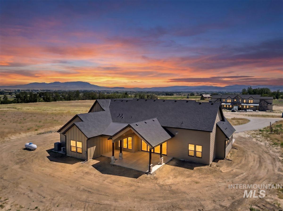 6677 Sophie Lane, Emmett, Idaho 83617, 4 Bedrooms, 4 Bathrooms, Residential For Sale, Price $1,697,000,MLS 98977933