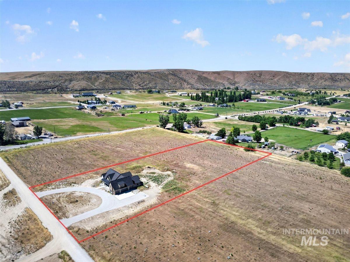 6677 Sophie Lane, Emmett, Idaho 83617, 4 Bedrooms, 4 Bathrooms, Residential For Sale, Price $1,697,000,MLS 98977933
