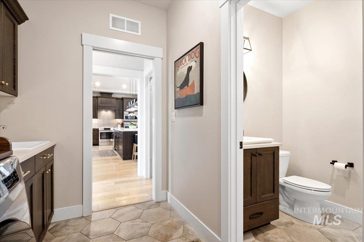 14042 Latigo Ln, Caldwell, Idaho 83607, 3 Bedrooms, 4 Bathrooms, Residential For Sale, Price $1,224,900,MLS 98977935